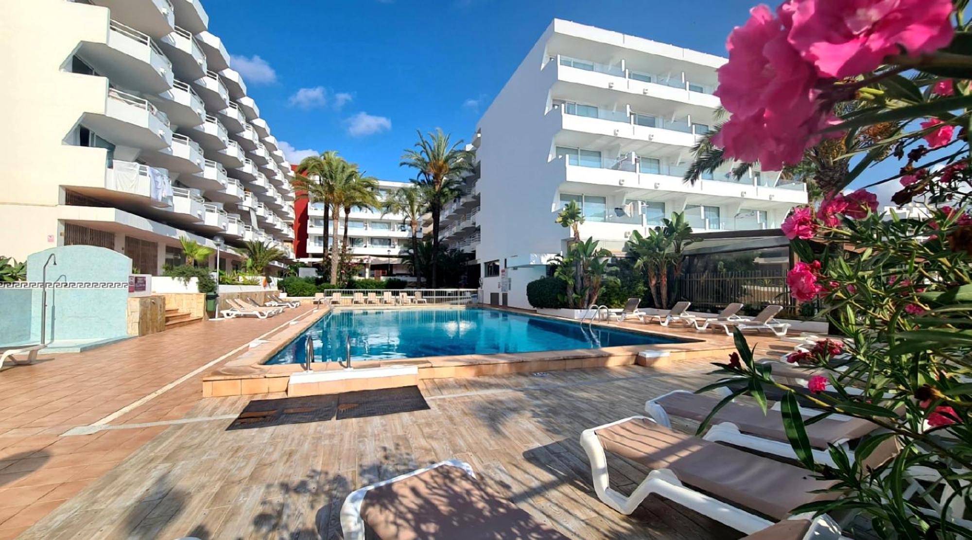 Apartamentos Llobet Ibiza Dış mekan fotoğraf